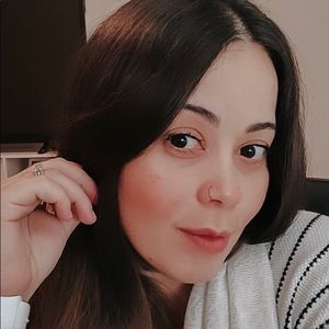 Meet your Posher, Monica